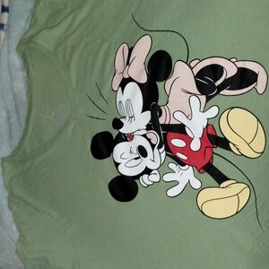 Disney Mickey And Minnie Mouse Kissing 2X